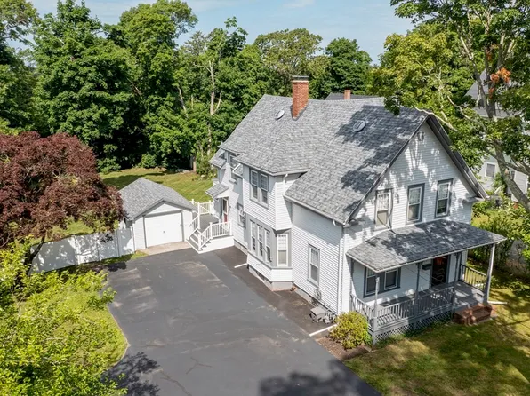 62 Everett St, Middleboro, MA 02346