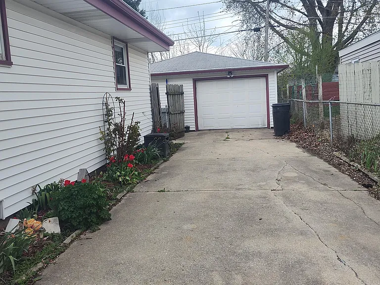 4149 Lasalle St — Photo 3