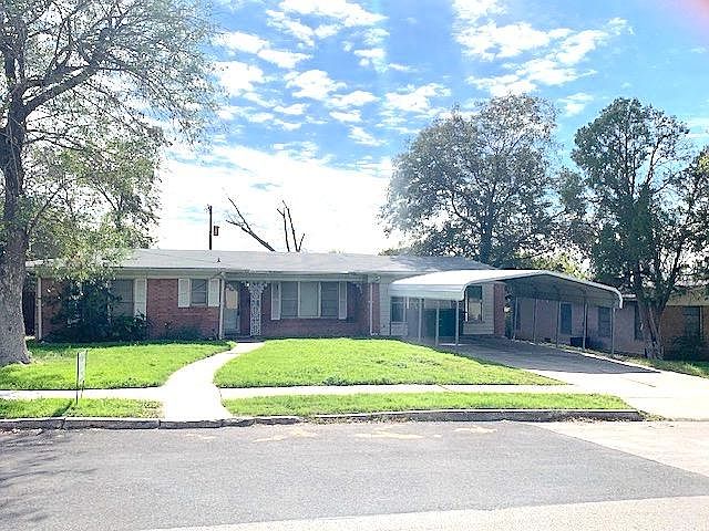 1st image of 330 Redcliff Dr