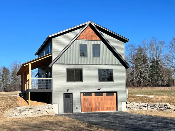 24 Dyer Lane N, Belgrade, ME 04917