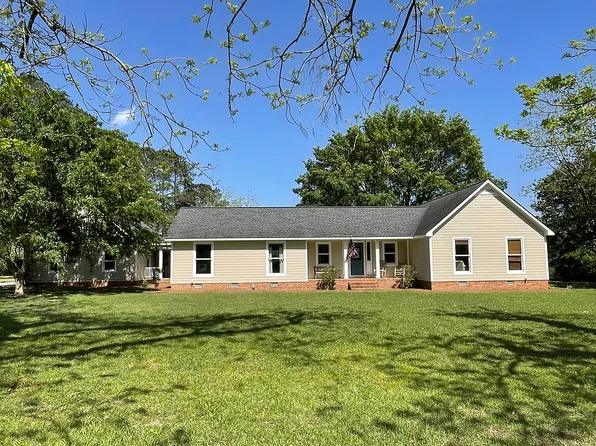 2581 Tallokas Rd, Moultrie, GA 31788
