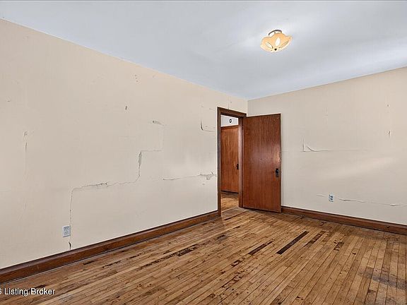 4th image of 1517 Indiana Ave