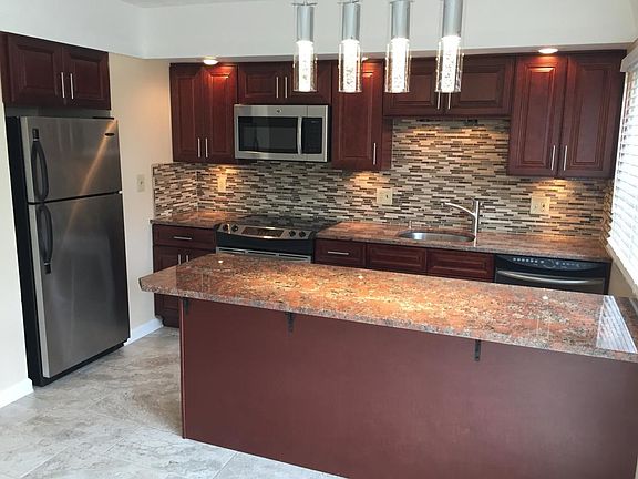 2nd image of 2122 Cottingham Dr