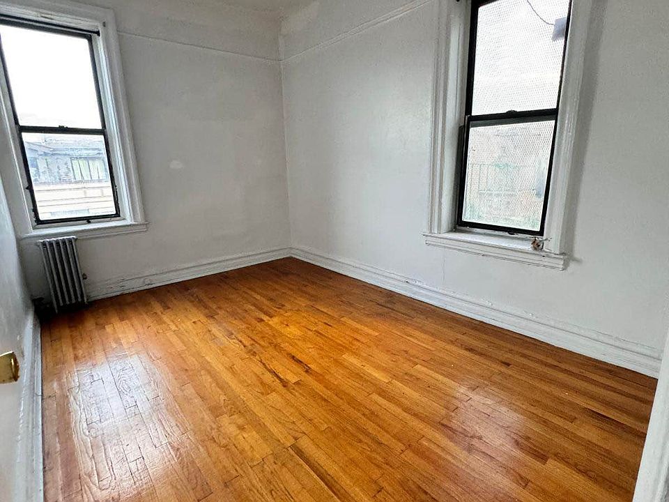 2nd image of 319 Hooper St #5G