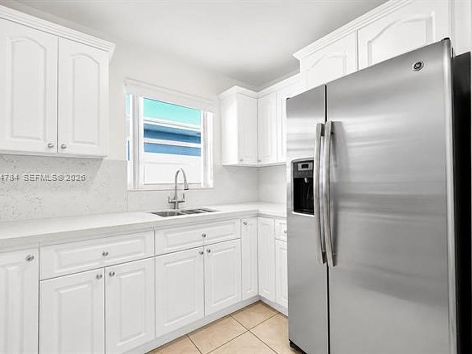 1st image of 3233 SW 25th St #3233