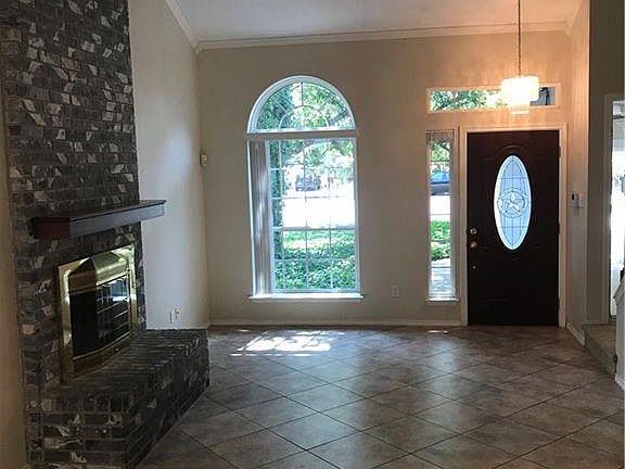 4th image of 16420 Parkway Dr