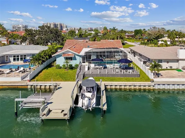 320 Belle Isle Ave, Belleair Beach, FL 33786