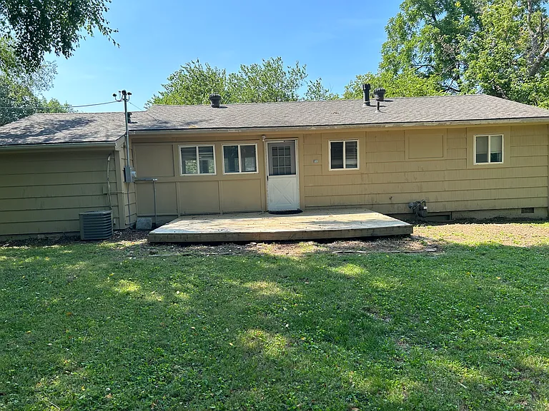 1008 NE 62nd St — Photo 11