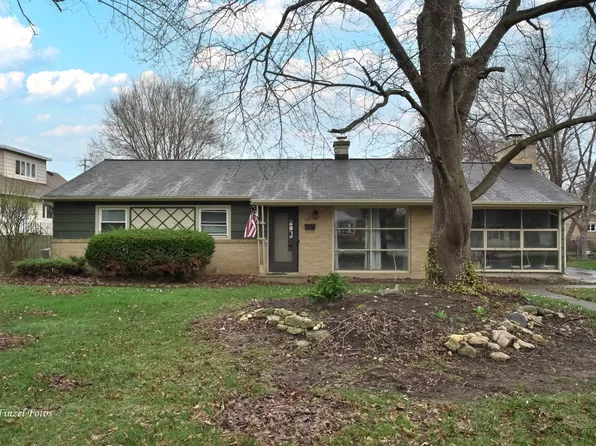 425 E Broadway Ave, Crystal Lake, IL 60014