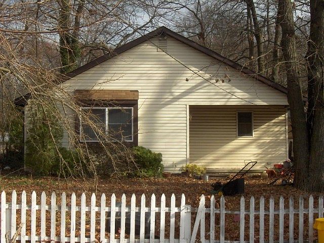 2nd image of 761 United States Ave