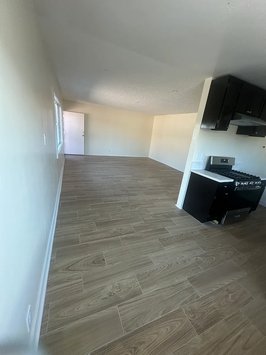 Building Photo - 2920 W 141st St #5