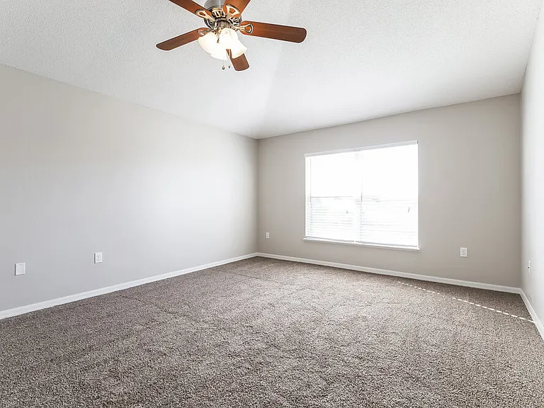 2902 Elbib Dr — Photo 8