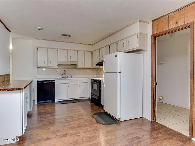 3823 Fairington Dr — Photo 10