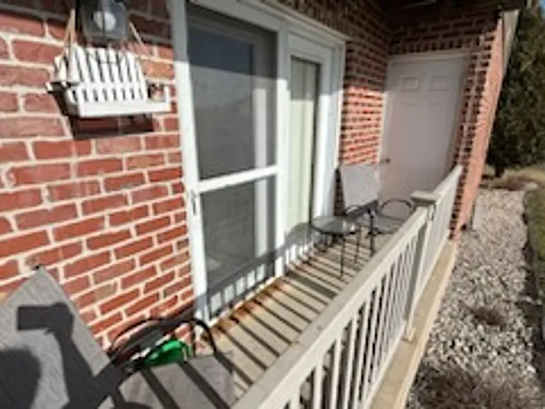 1550 Newtowne Dr #1 — Photo 2