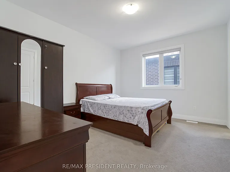 142 Prince Charles Cres — Photo 17