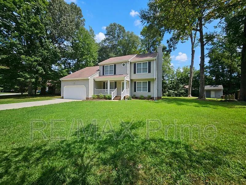 4 bed, 2.5 bath, 1903 sqft, $3,000 — Photo 3