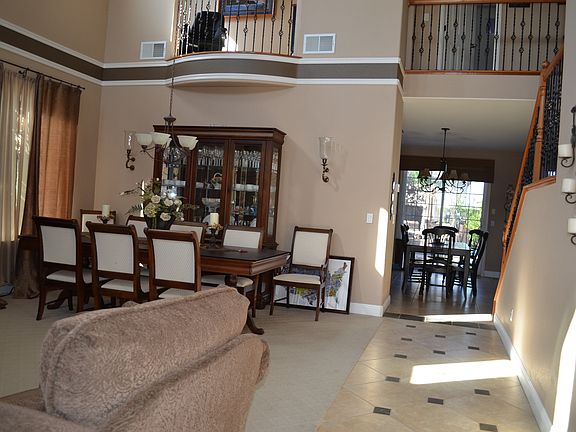 entry, open to 2nd floor