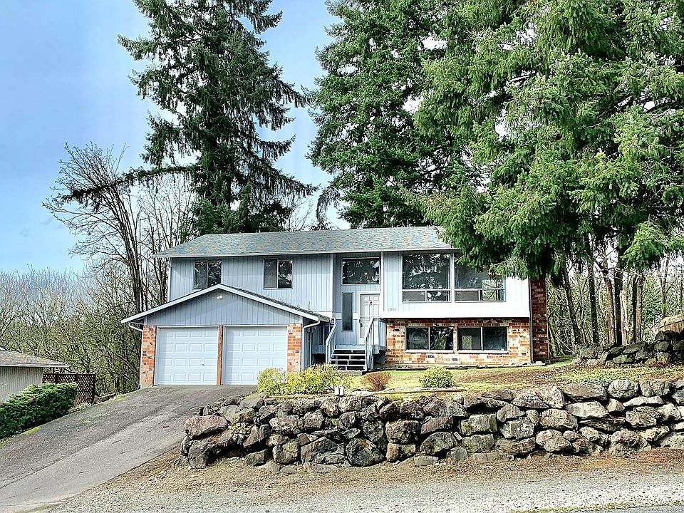 Welcome home! Quiet neighborhood near the end of the road. Back of house overlooking wooded area.