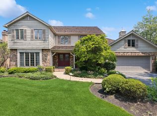 7565 Woodland Ln, Burr Ridge, IL 60527