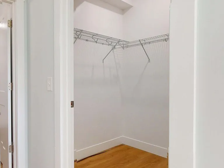 2414 N Neil St — Photo 26