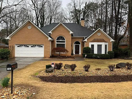 930 Richmond Hill Dr Photo 1