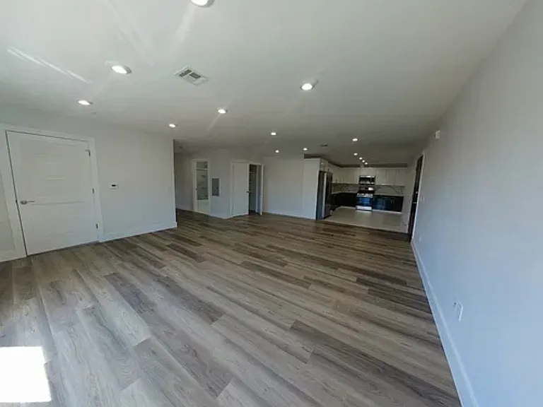 182 Carroll St #403 — Photo 3