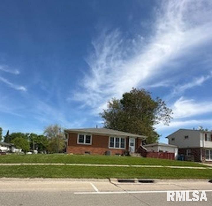 2nd image of 4016 1st St
