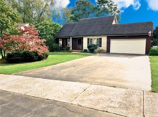 69 Cambridge Rd, Hilton, NY 14468