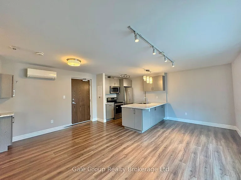 5 Paisley Blvd E #201 — Photo 5