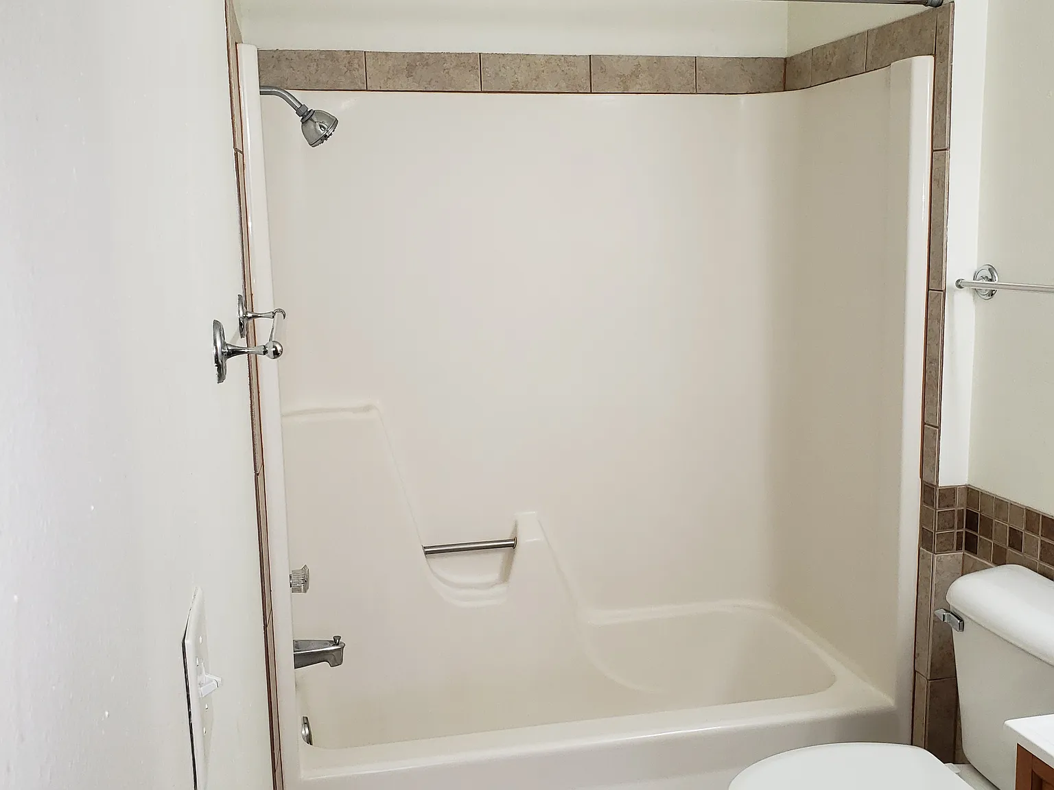 1 bed, 725 sqft, $795 — Photo 2