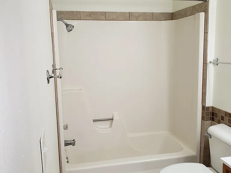 606 N Main St #1 — Photo 2