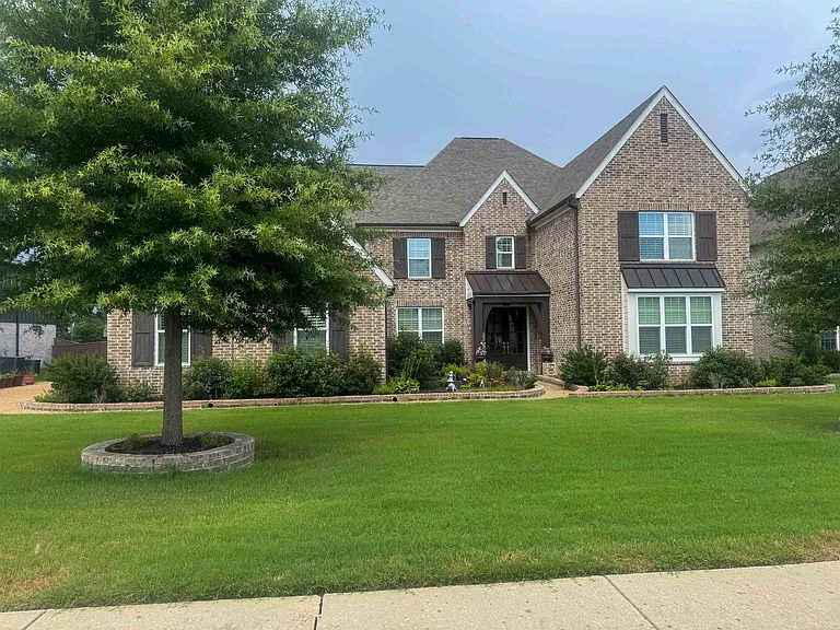 452 Tender Oaks Ln N — Photo 1