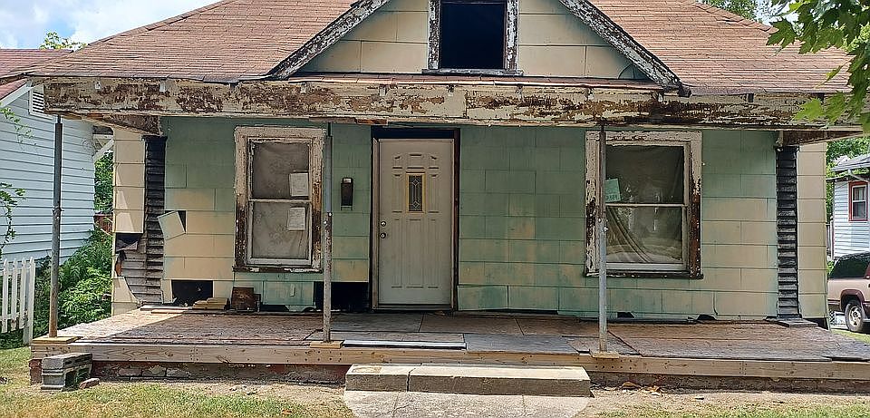 1st image of 2325 Jefferson Ave