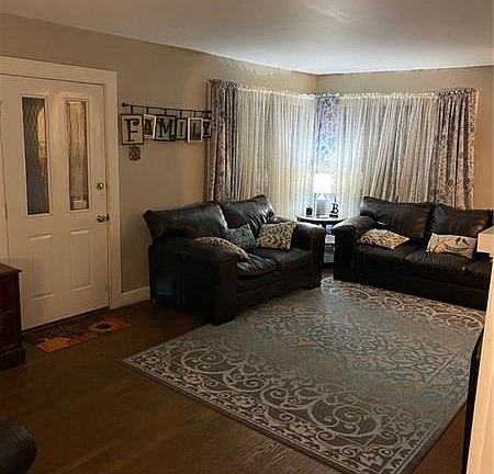 5th image of 701 Hazel Ave