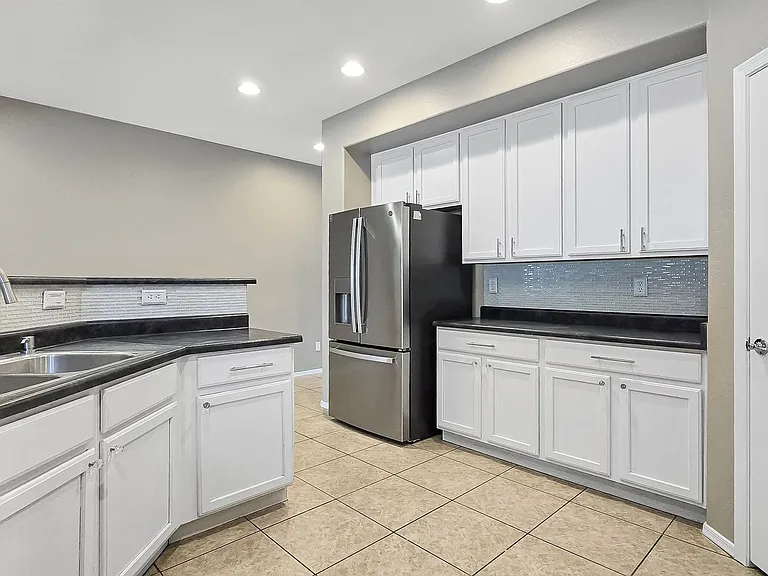 9912 W Marguerite Ave — Photo 13