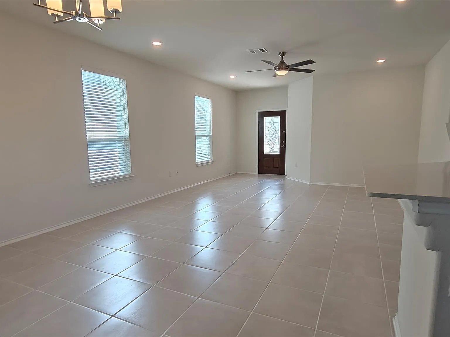 3 bed, 2.5 bath, 2068 sqft, $2,500 — Photo 4