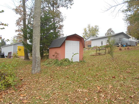 5th image of 1204 Oak Hill Dr