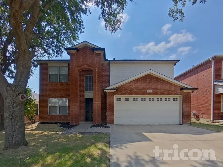 1308 Stetson Trl — Photo 2