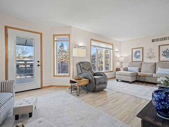 5th image of 2001 Stonepine Ave