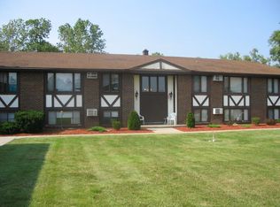 2 Tudor Ln #7, Lockport, NY 14094