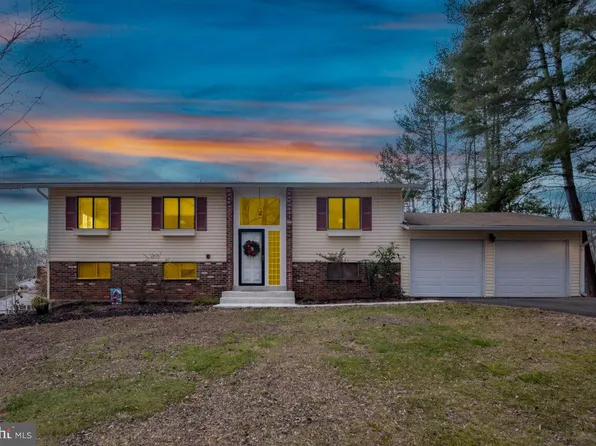 7277 Stuart Cir, Warrenton, VA 20187