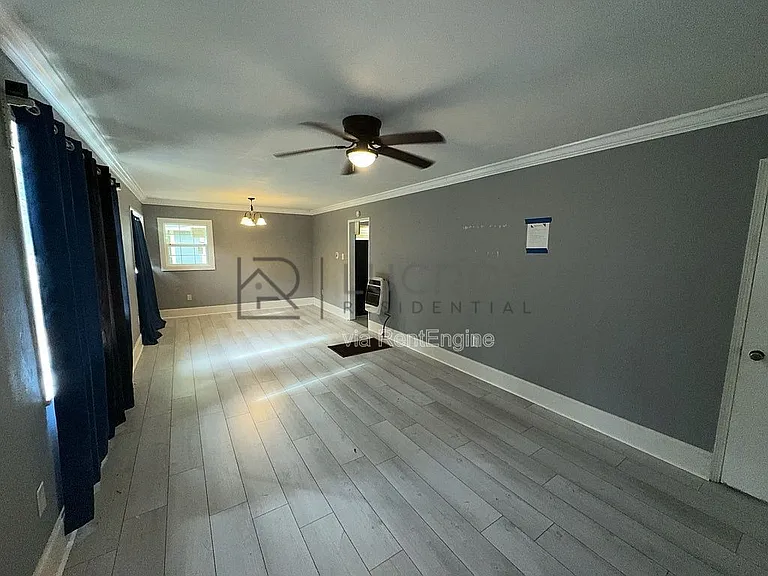 3030 Oak Forest Dr — Photo 3