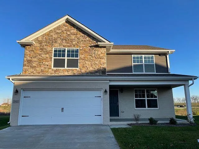 4 bed, 2.5 bath, 2400 sqft, $2,800 — Photo 3