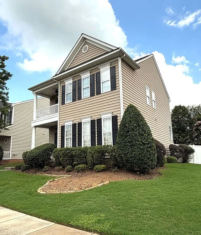 3 bed, 2.5 bath, 2262 sqft, $2,850 — Photo 3