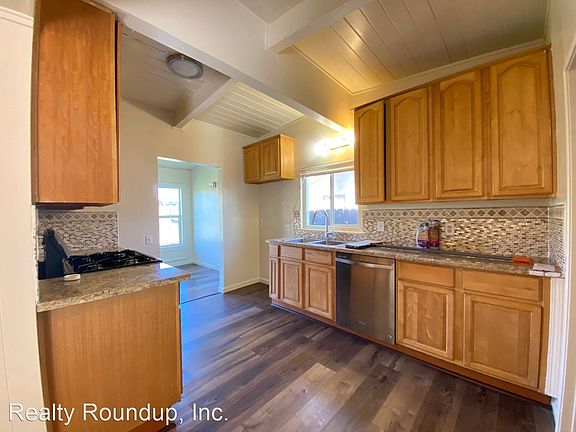 4th image of 3624 Palomar Ave