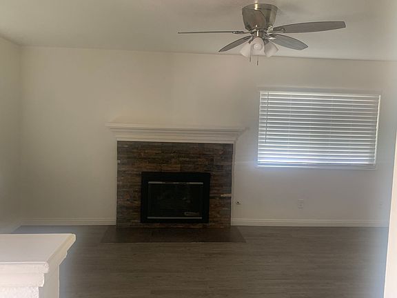 3rd image of 815 Laurence Ct