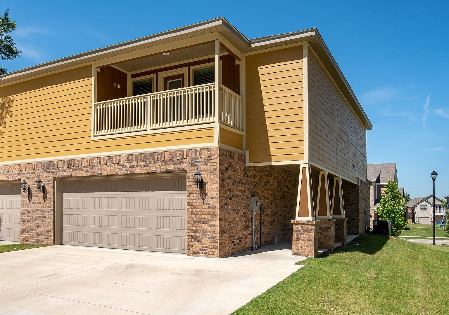 Indus Homes - 1324 Corsica — Photo 2