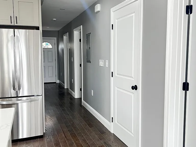 731 Potters Ave #2 — Photo 10