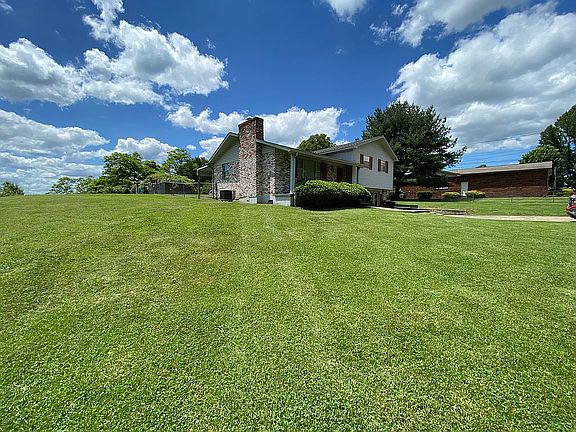 3rd image of 115 E Wilson St
