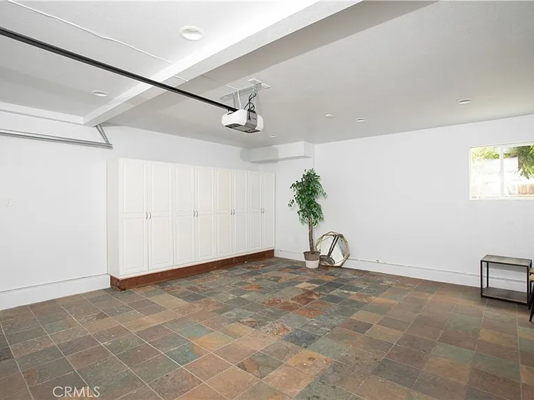 1425 Crown Cir — Photo 23